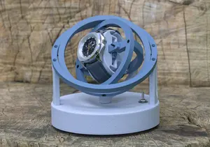 Montre bleue Miyota 8N24 sur remontoir